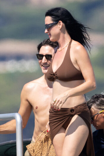 Katy perry  page leaked private photo uncensored HD quality