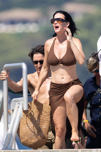 Katy perry  page leaked private photo uncensored HD quality