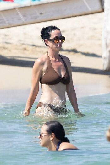 Katy perry  page leaked private photo uncensored HD quality