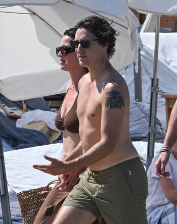 Katy perry  page leaked private photo uncensored HD quality