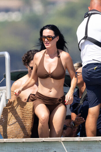 Katy perry  page leaked private photo uncensored HD quality