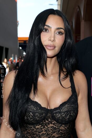 Kim kardashian  page leaked private photo uncensored HD quality
