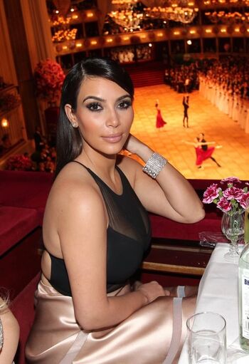 Kim kardashian  page leaked private photo uncensored HD quality