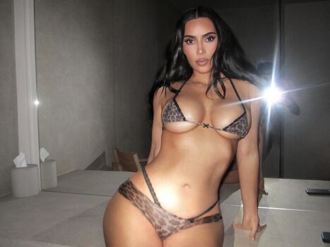 Kim kardashian leaked private photo uncensored HD quality