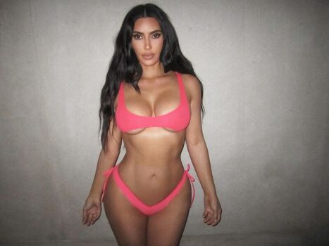 Kim kardashian leaked private photo uncensored HD quality