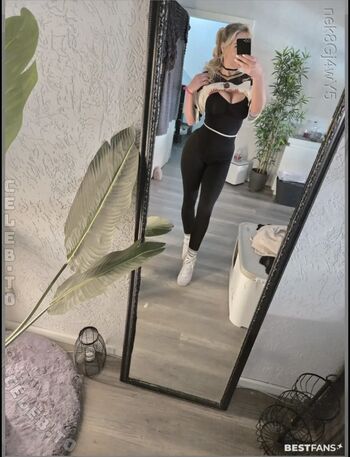 Larissa lou leaked private photo uncensored HD quality