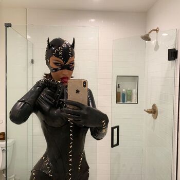 Latex fetish page leaked private photo uncensored HD quality