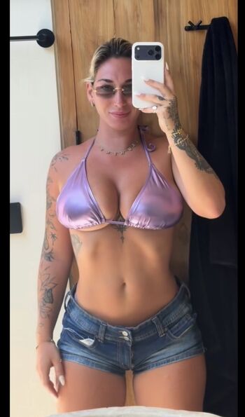 Laurine   page leaked private photo uncensored HD quality