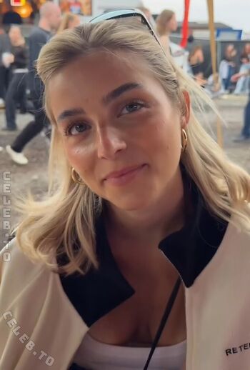 Lea breuer page leaked private photo uncensored HD quality