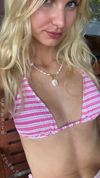 Livingwithleenaa page leaked private photo uncensored HD quality