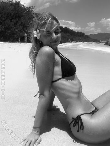 Livingwithleenaa leaked private photo uncensored HD quality
