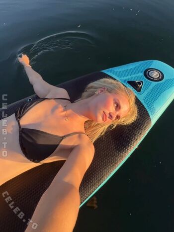 Livingwithleenaa leaked private photo uncensored HD quality