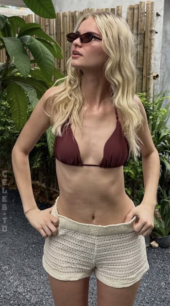 Livingwithleenaa leaked private photo uncensored HD quality