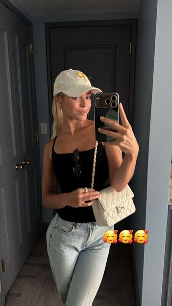 Livvy dunne  page leaked private photo uncensored HD quality