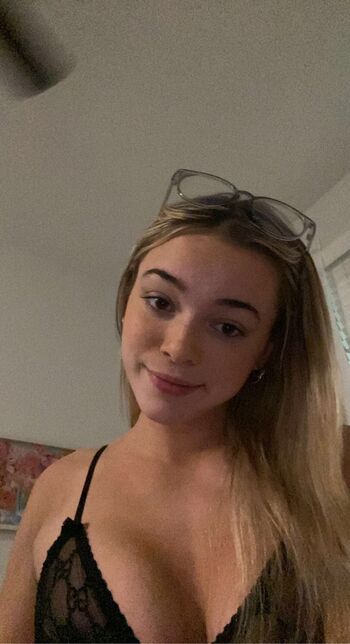 Livvy dunne  page leaked private photo uncensored HD quality