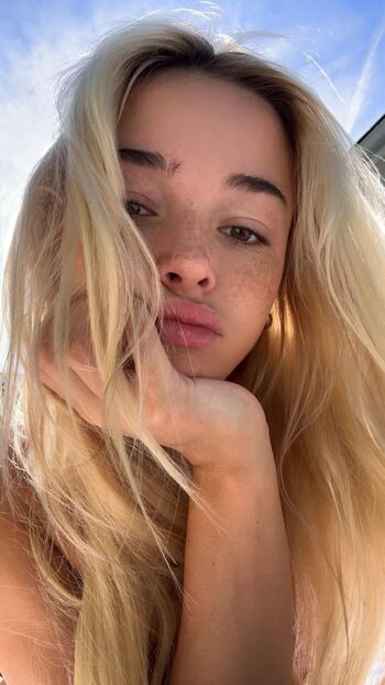 Livvy dunne  page leaked private photo uncensored HD quality