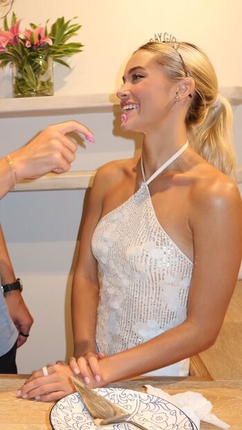 Livvy dunne  page leaked private photo uncensored HD quality