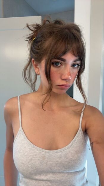 Lunchbaglujan leaked private photo uncensored HD quality