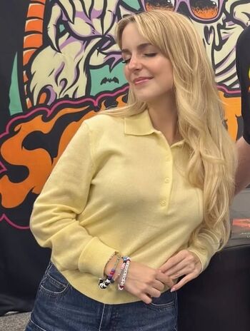 Mckenna grace  page leaked private photo uncensored HD quality