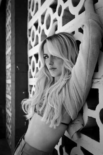 Mckenna grace  page leaked private photo uncensored HD quality