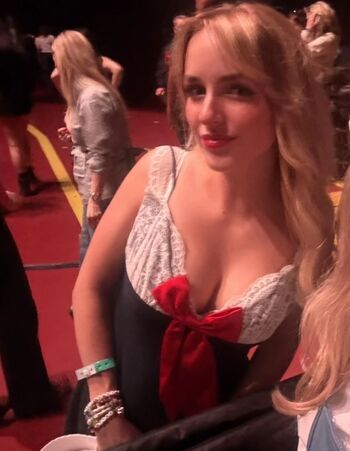 Mckenna grace  page leaked private photo uncensored HD quality