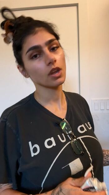 Mia khalifa  page leaked private photo uncensored HD quality