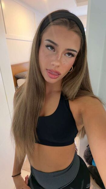Mikayla campinos  page leaked private photo uncensored HD quality