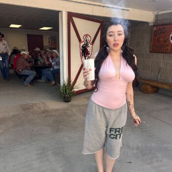 Noah cyrus page leaked private photo uncensored HD quality