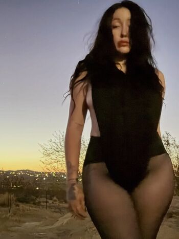 Noah cyrus page leaked private photo uncensored HD quality