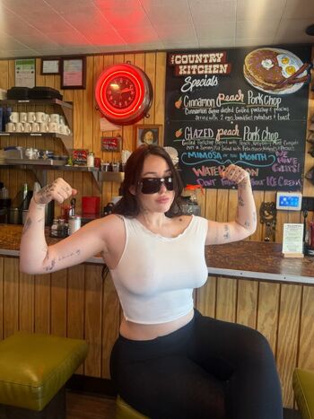 Noah cyrus page leaked private photo uncensored HD quality