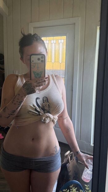 Noah cyrus page leaked private photo uncensored HD quality
