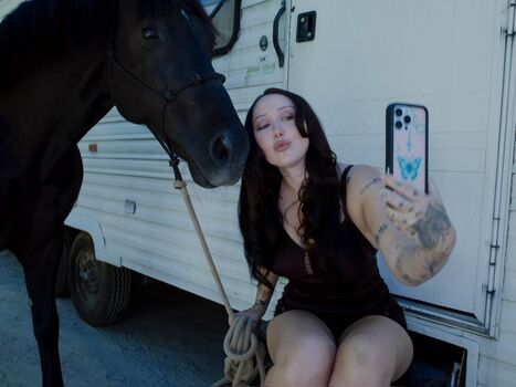 Noah cyrus leaked private photo uncensored HD quality