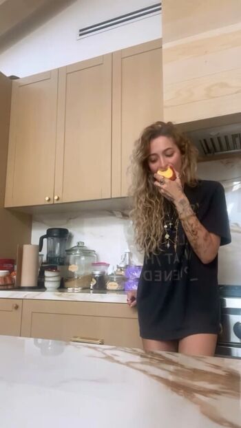 Paris jackson  page leaked private photo uncensored HD quality