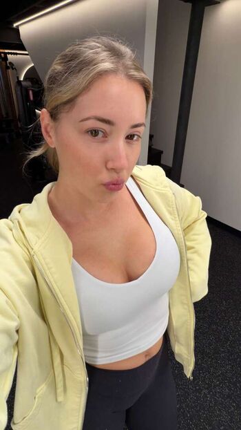 Pineapplebrat leaked private photo uncensored HD quality