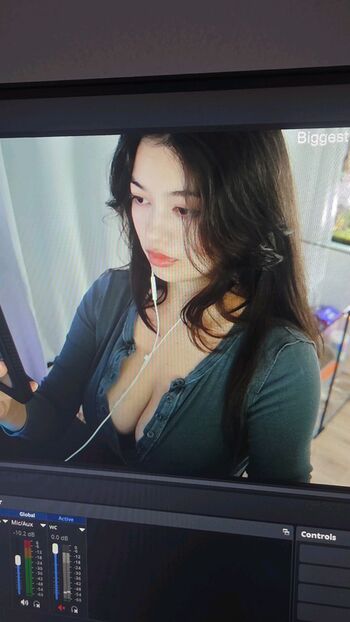 Qilin anh  page leaked private photo uncensored HD quality