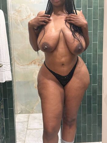 Realmsevery leaked private photo uncensored HD quality