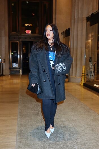 Rihanna  page leaked private photo uncensored HD quality