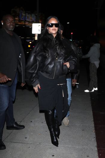 Rihanna  page leaked private photo uncensored HD quality