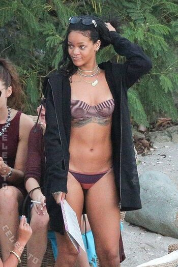 Rihanna  page leaked private photo uncensored HD quality