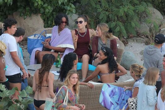 Rihanna  page leaked private photo uncensored HD quality