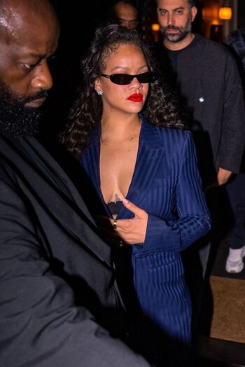 Rihanna  page leaked private photo uncensored HD quality