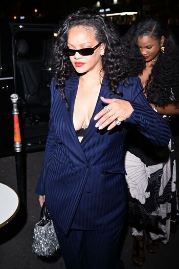 Rihanna  page leaked private photo uncensored HD quality