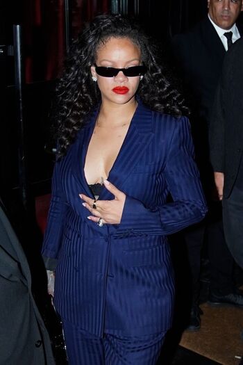 Rihanna  page leaked private photo uncensored HD quality