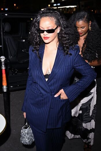 Rihanna  page leaked private photo uncensored HD quality