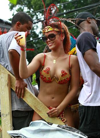 Rihanna  page leaked private photo uncensored HD quality