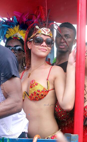 Rihanna  page leaked private photo uncensored HD quality