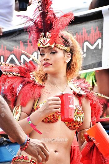 Rihanna  page leaked private photo uncensored HD quality