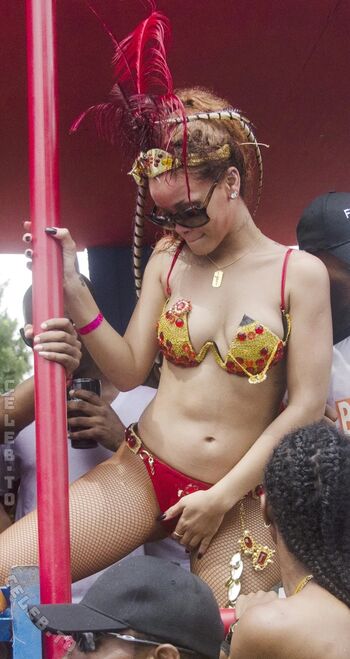 Rihanna  page leaked private photo uncensored HD quality