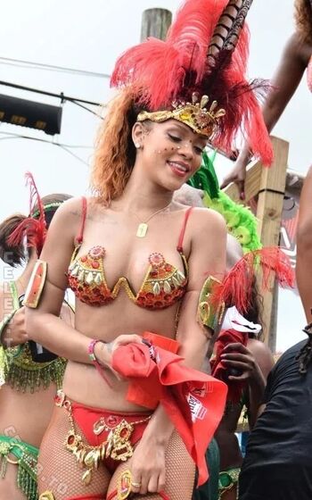Rihanna  page leaked private photo uncensored HD quality