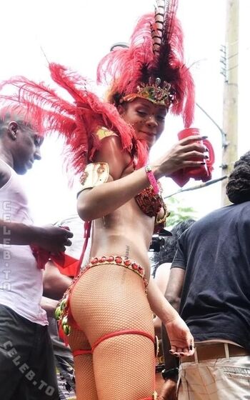 Rihanna  page leaked private photo uncensored HD quality
